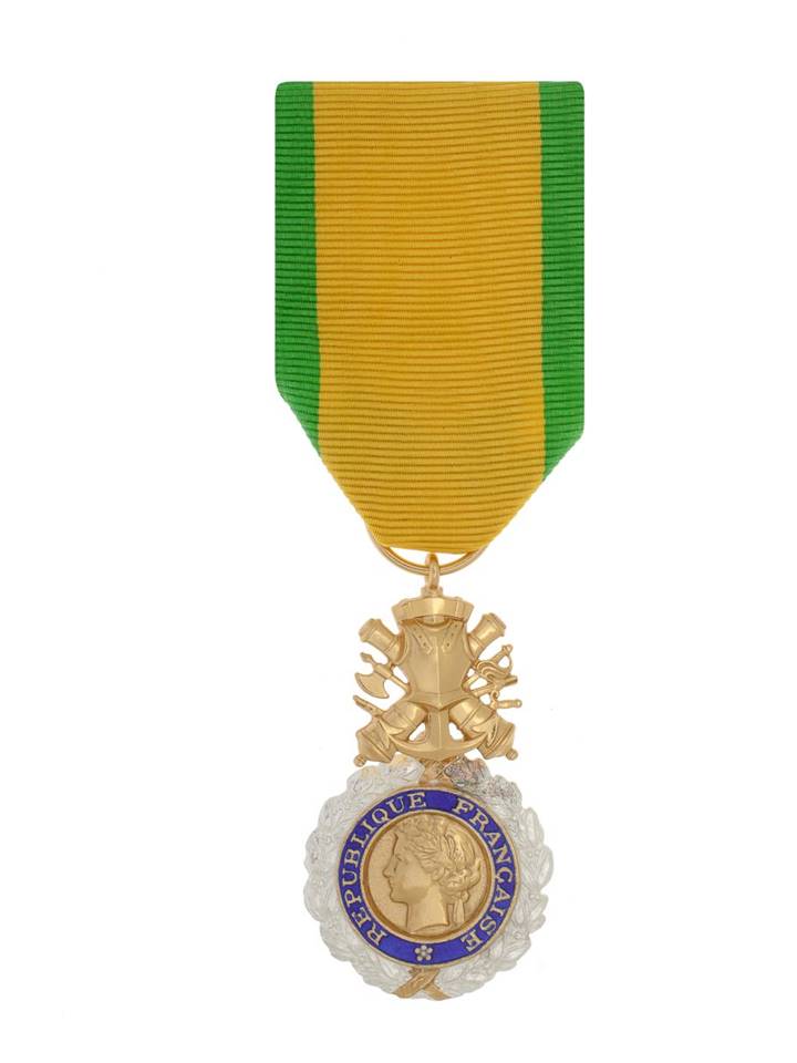 OFFICIEL : Décret n° 2015-853 du 13 juillet 2015 portant création de la  médaille de